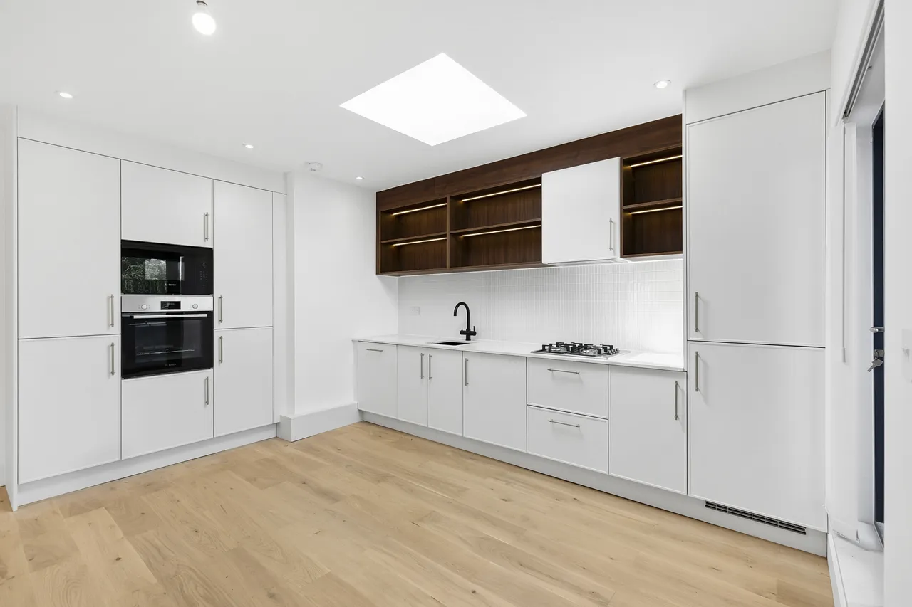 Ionic Apartments Bessborough, HA1, photo 5
