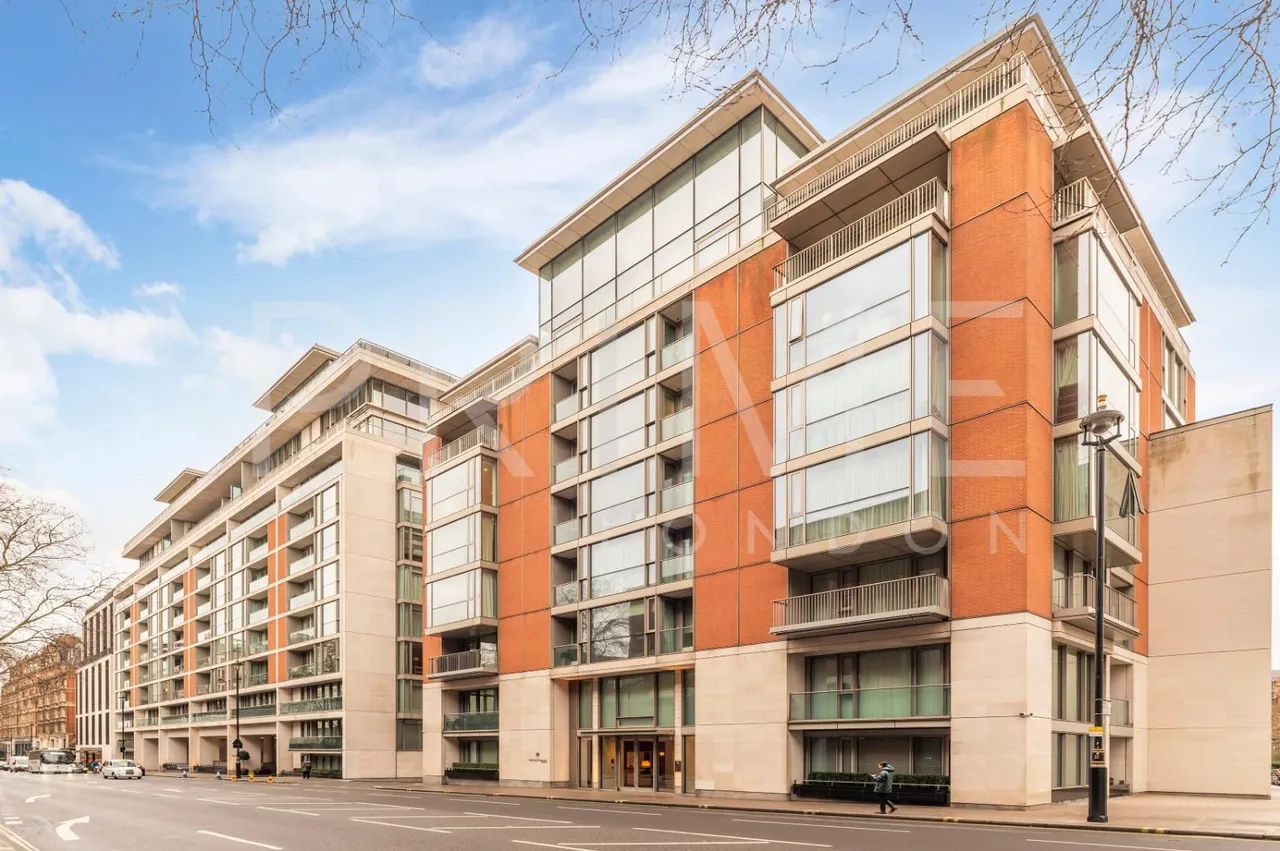 The Knightsbridge Apartments, Knightsbridge, SW7, photo 2