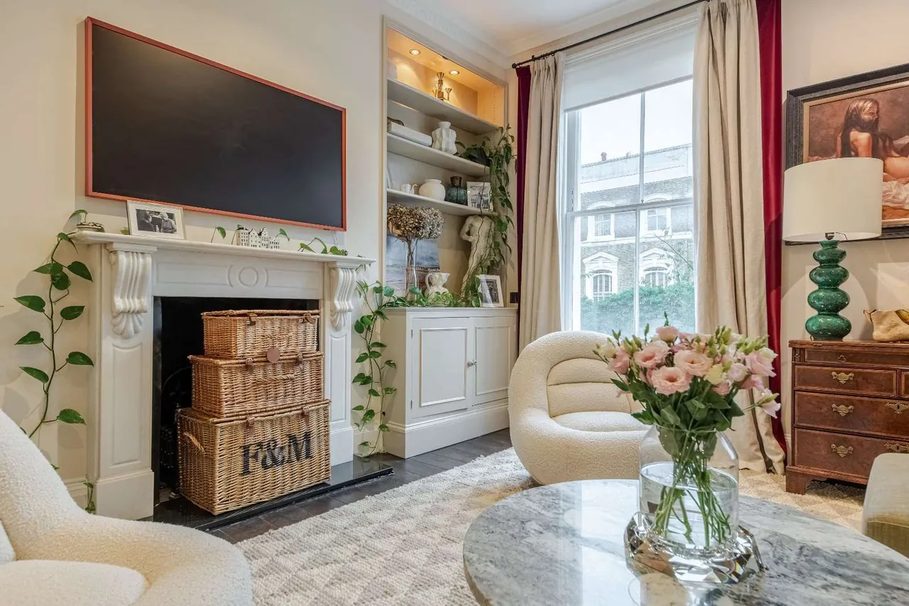 Abingdon Road, London, United Kingdom, W8 6AW, photo 3