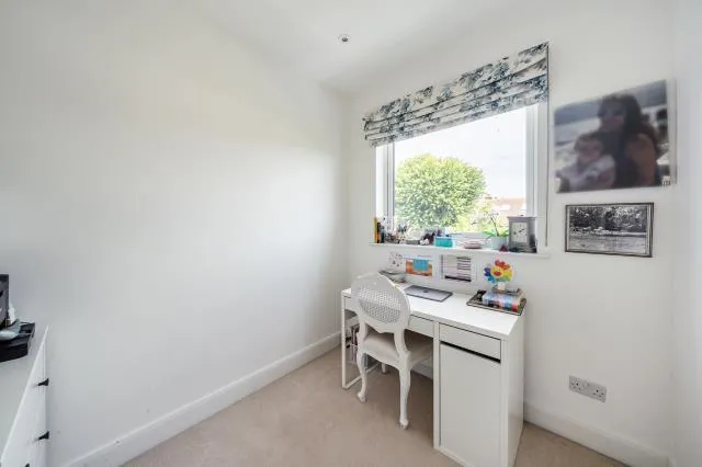 Woodlands Avenue, London, N3, photo 13