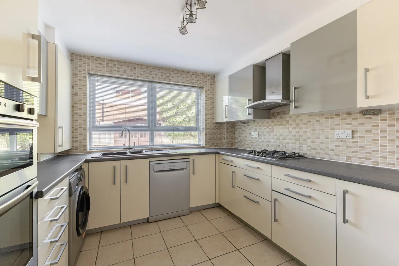 Gleneagles, Stanmore, HA7, photo 2