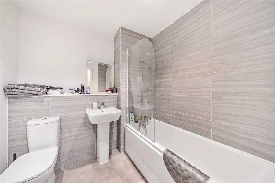 Anniversary Avenue West, Bicester, OX25, photo 7