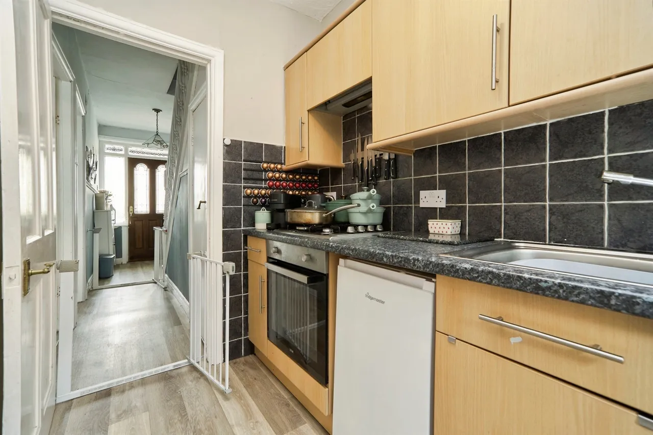 Ripley Street, Riddlesden, Keighley, photo 6