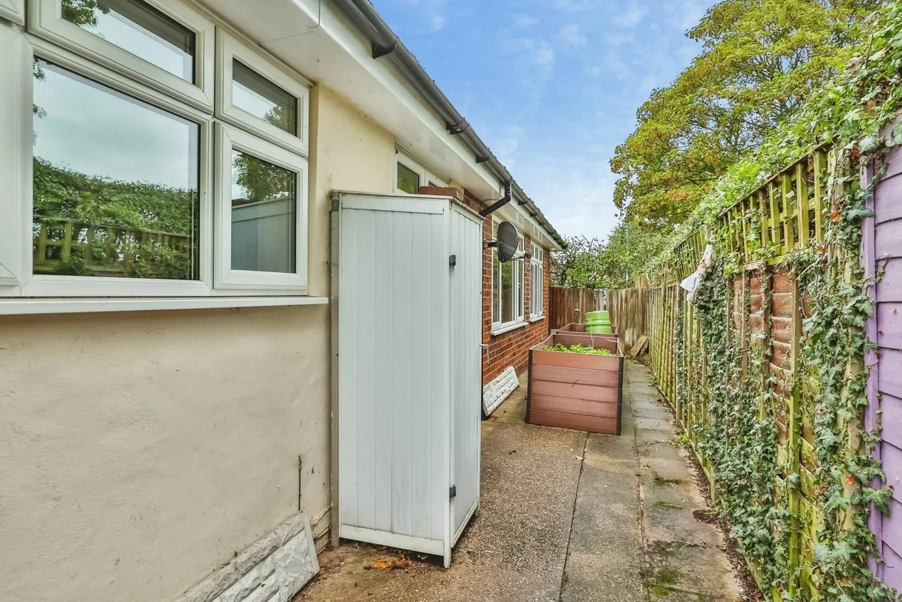 Grazingfield, Silverdale, Nottingham, NG11, photo 20
