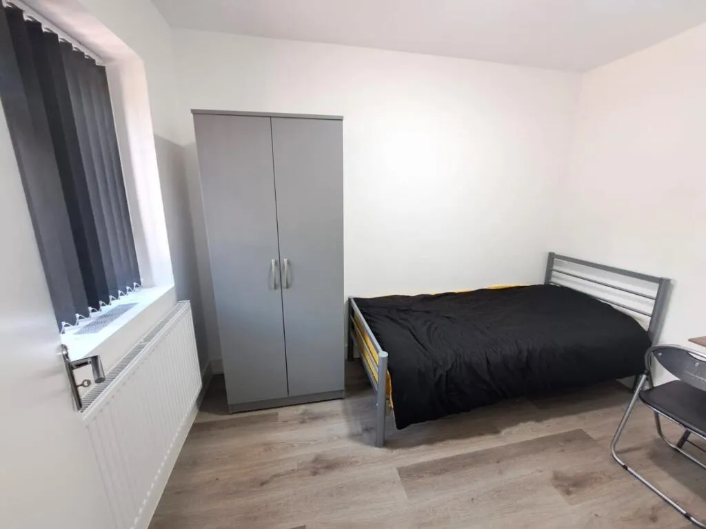 Allenby Road, Greenford, photo 5