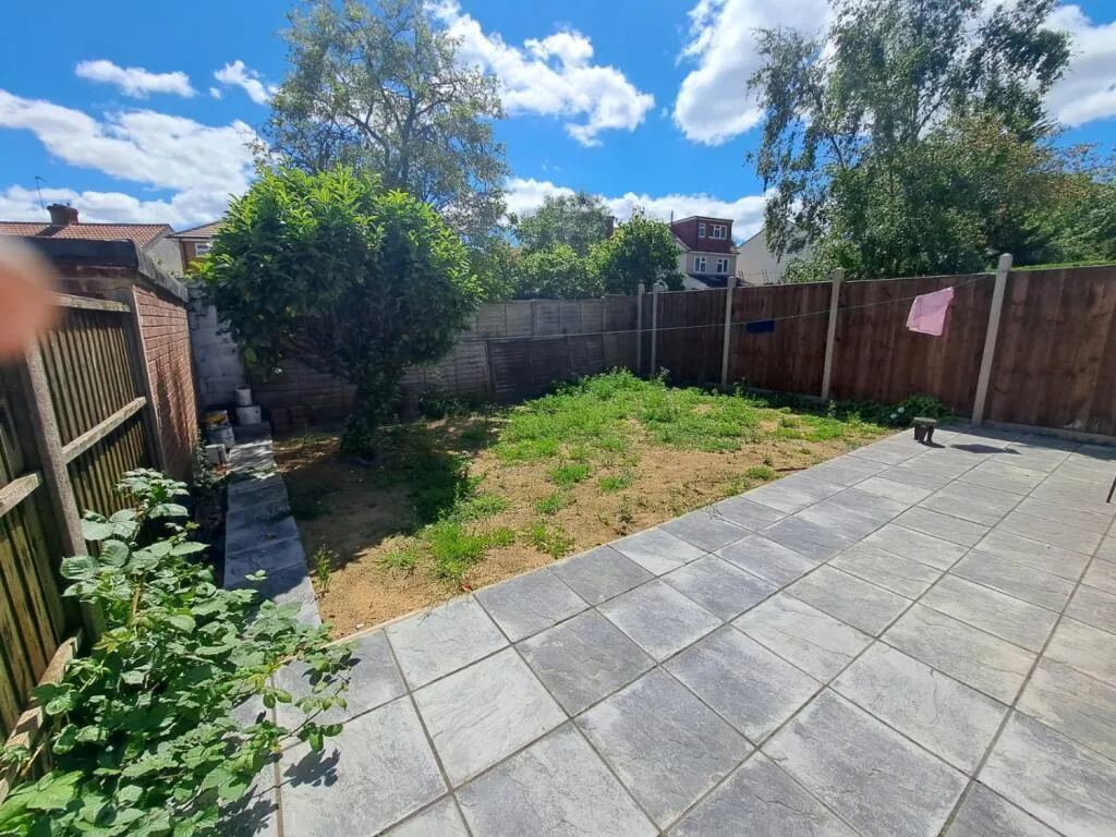 Allenby Road, Greenford, photo 9