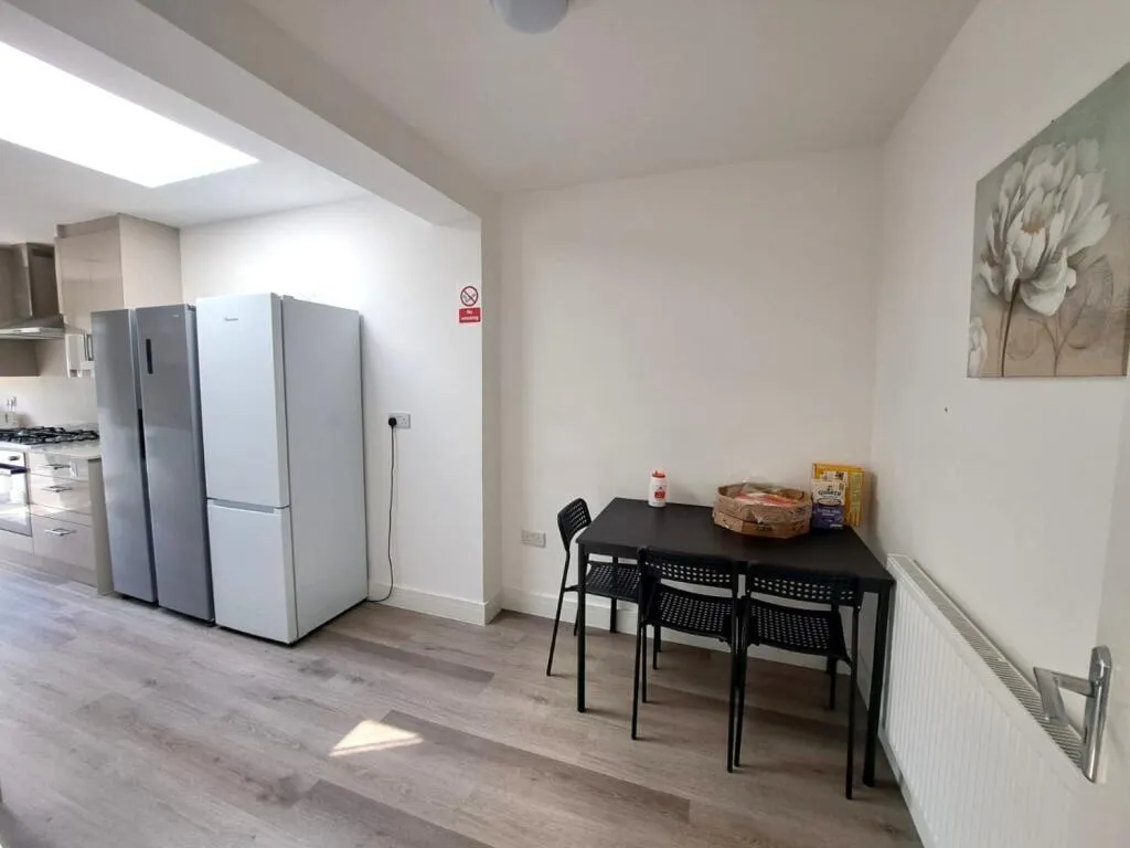 Allenby Road, Greenford, photo 2