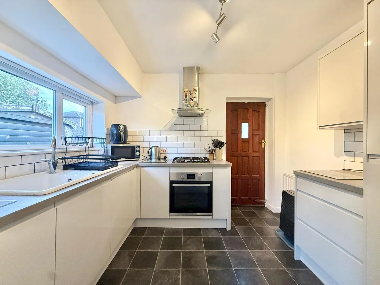 Foxhall Road, Denton, M34, photo 3