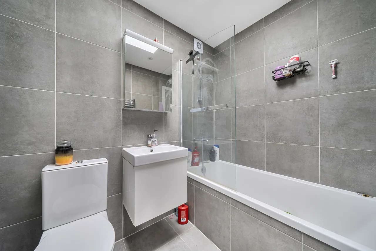 Wells Park Road, London, SE26, photo 6