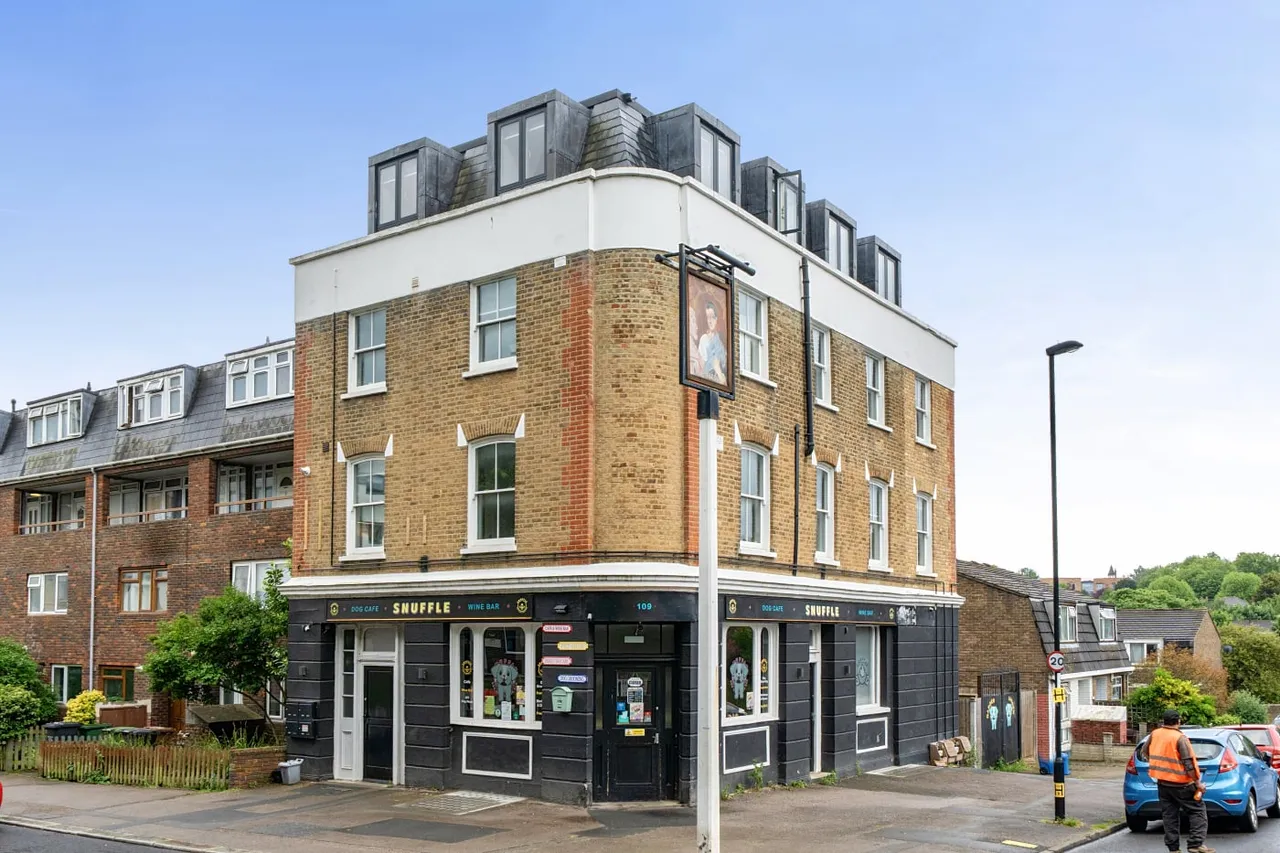 2 bed flat for sale, Wells Park Road, London, SE26