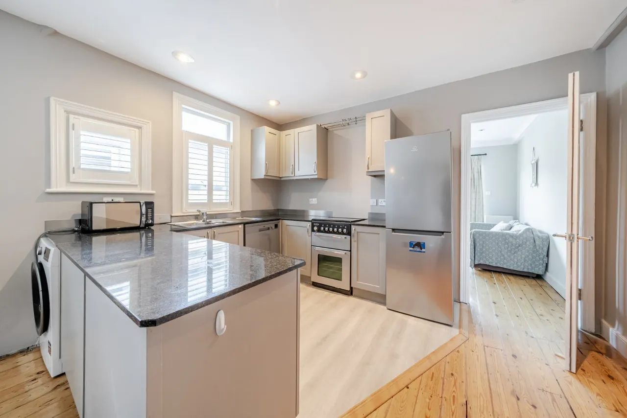 Salford Road, Streatham Hill, London, SW2, photo 6