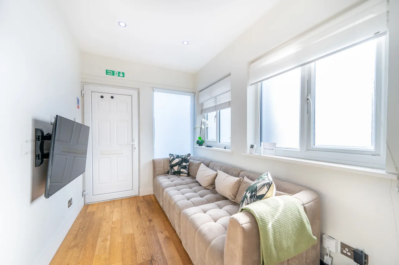 45d Gunter Grove, London, photo 3