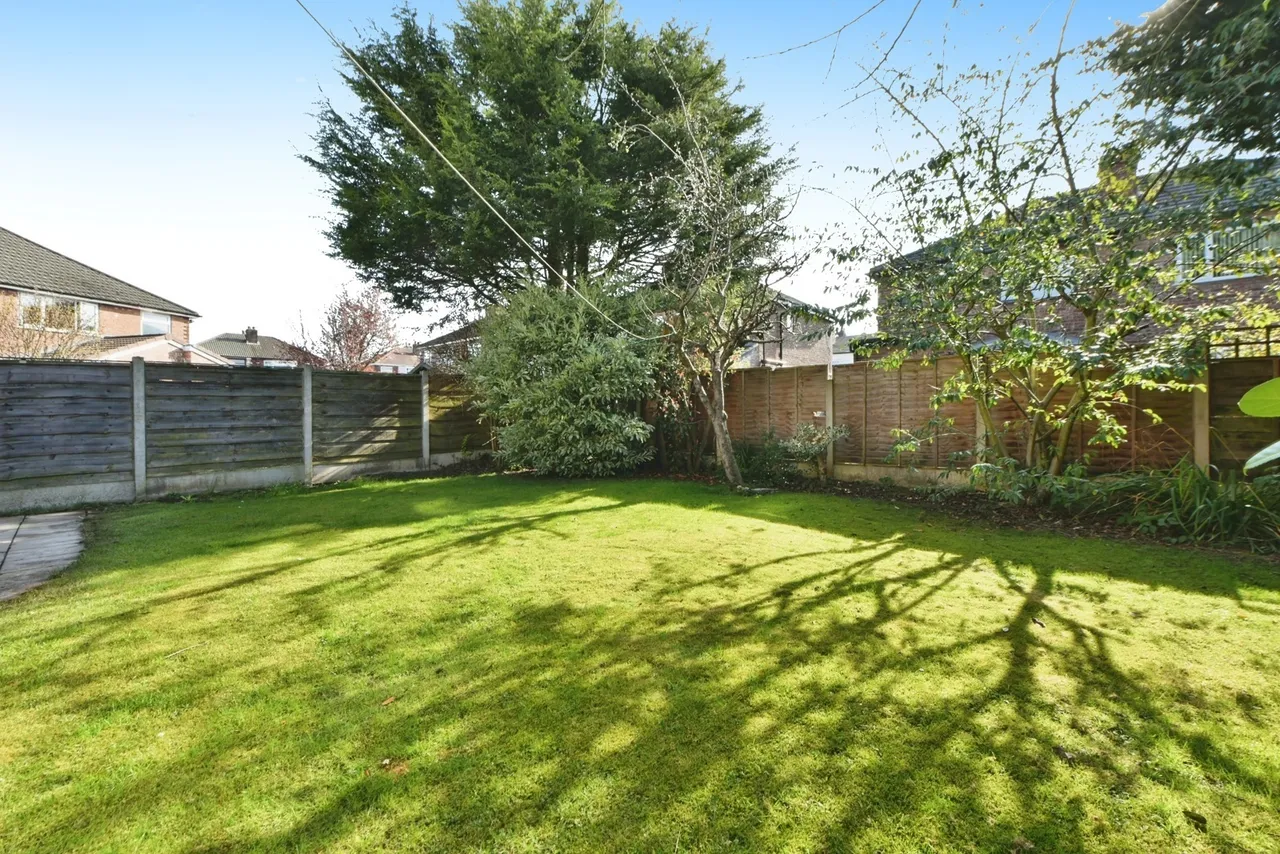 Firswood Drive, MANCHESTER, Lancashire, M27, photo 17