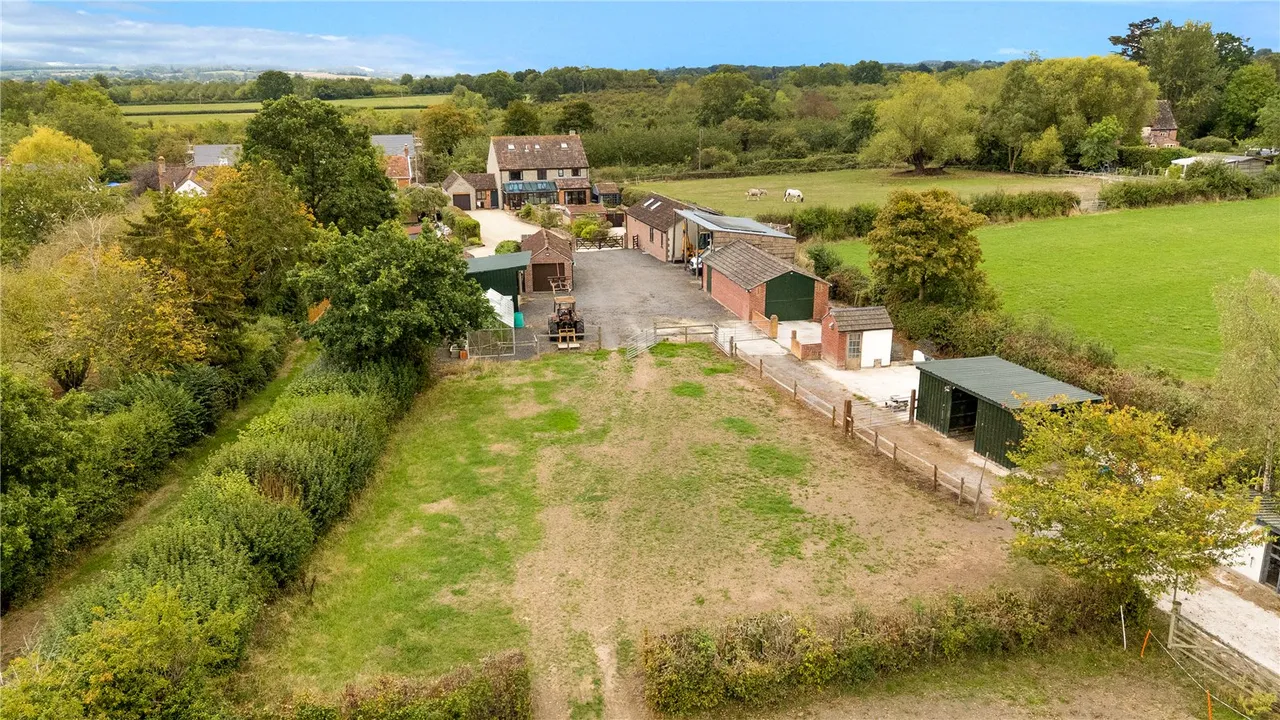 Bladon Hill, Kingsbury Episcopi, TA12, photo 21