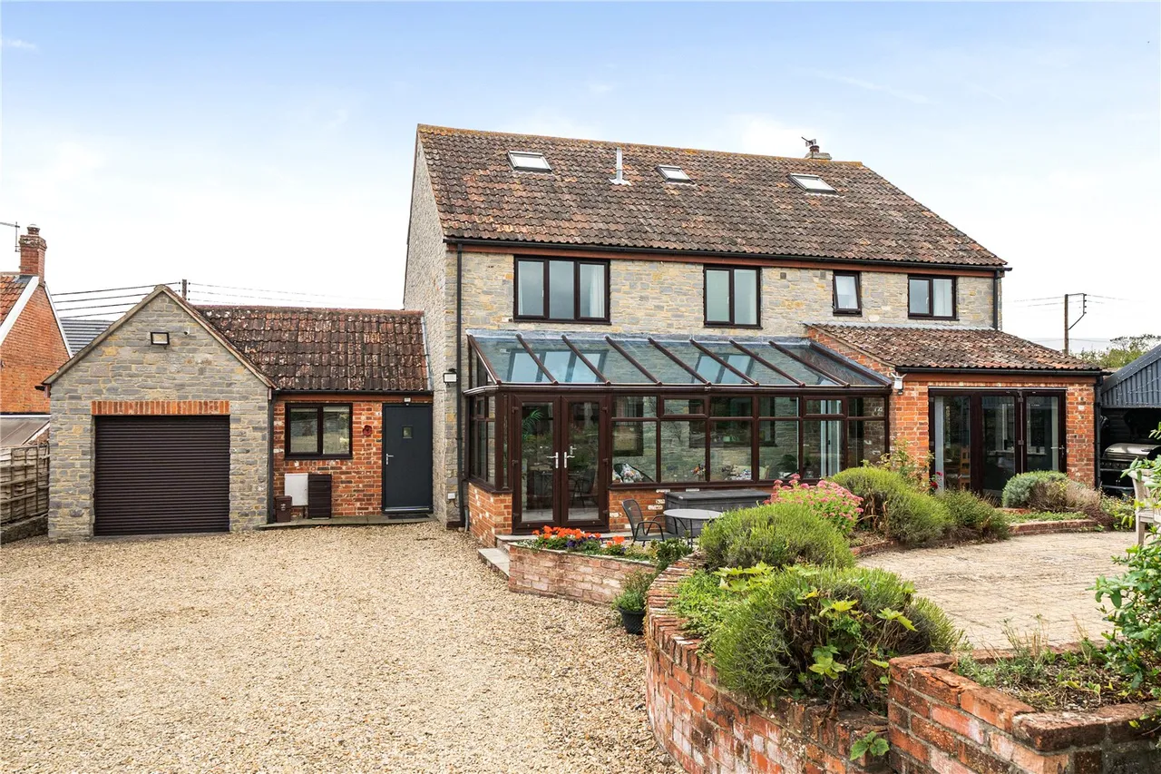 Bladon Hill, Kingsbury Episcopi, TA12, photo 28