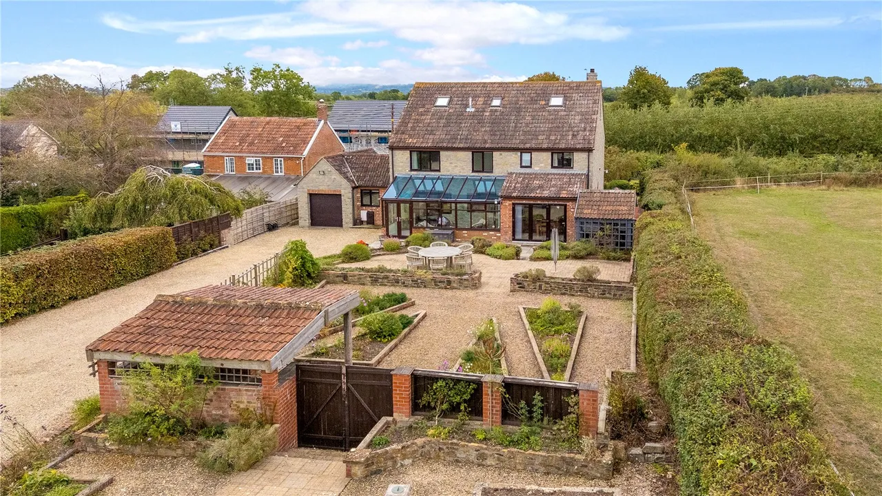 6 bed house for sale, Bladon Hill, Kingsbury Episcopi, TA12
