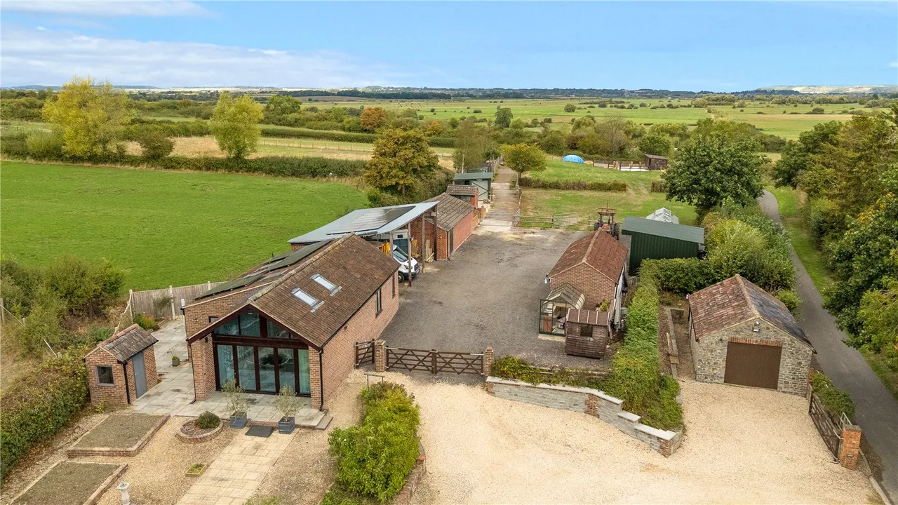 Bladon Hill, Kingsbury Episcopi, TA12, photo 31