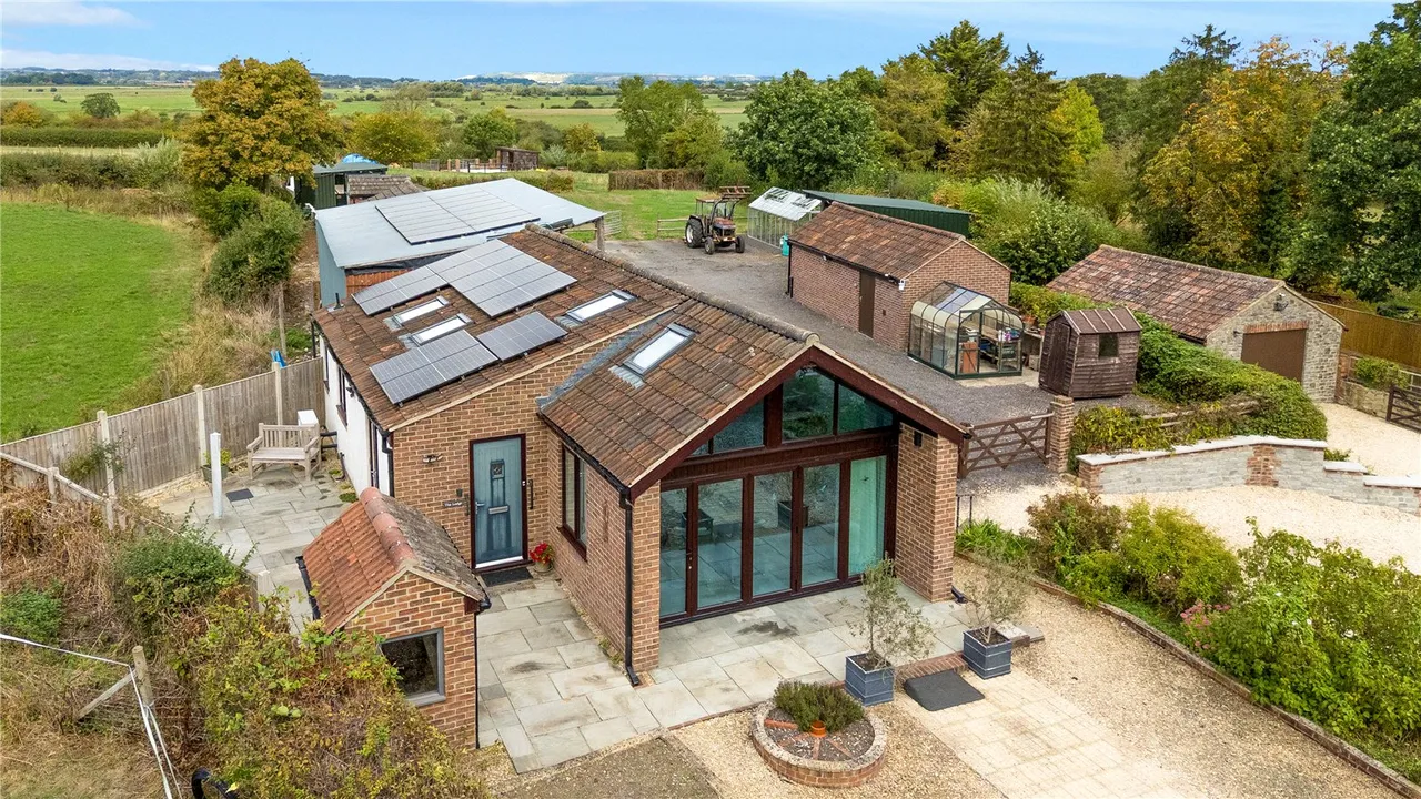 Bladon Hill, Kingsbury Episcopi, TA12, photo 15