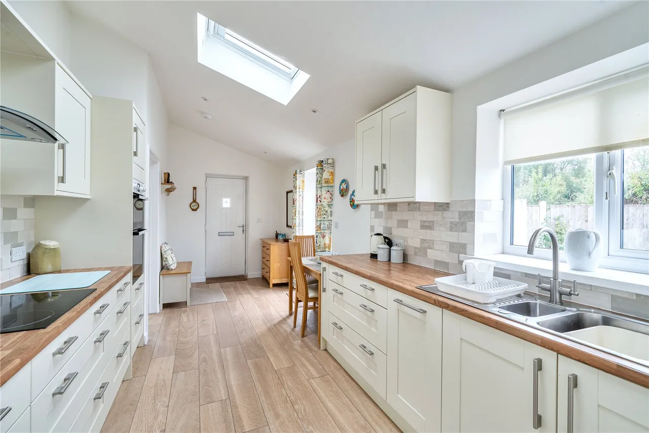 Bladon Hill, Kingsbury Episcopi, TA12, photo 18