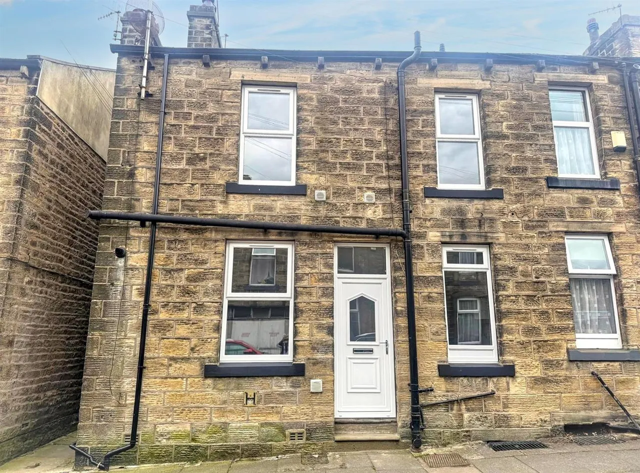2 bed house for sale — Aire View, Silsden, BD20 0AW
