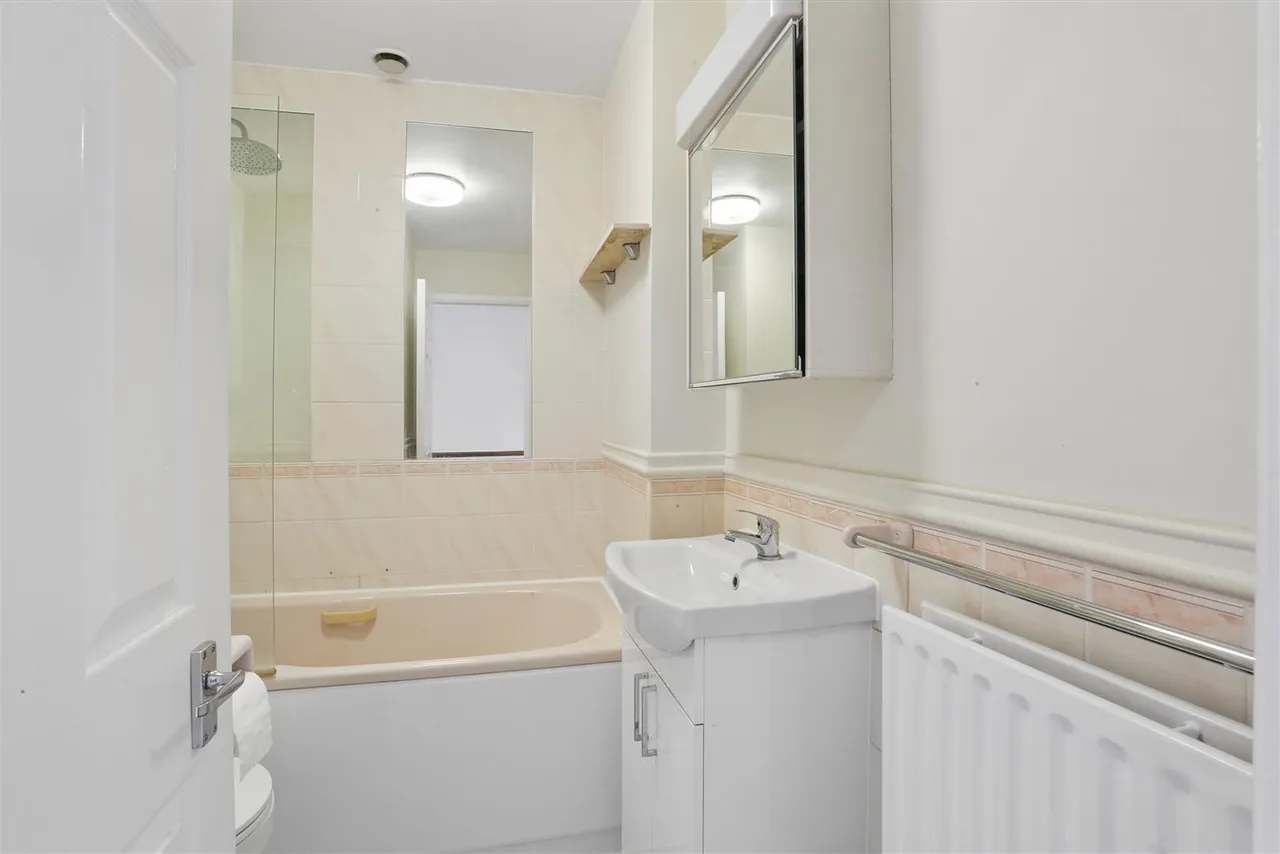 Kingswood Drive, Sutton, SM2, photo 28