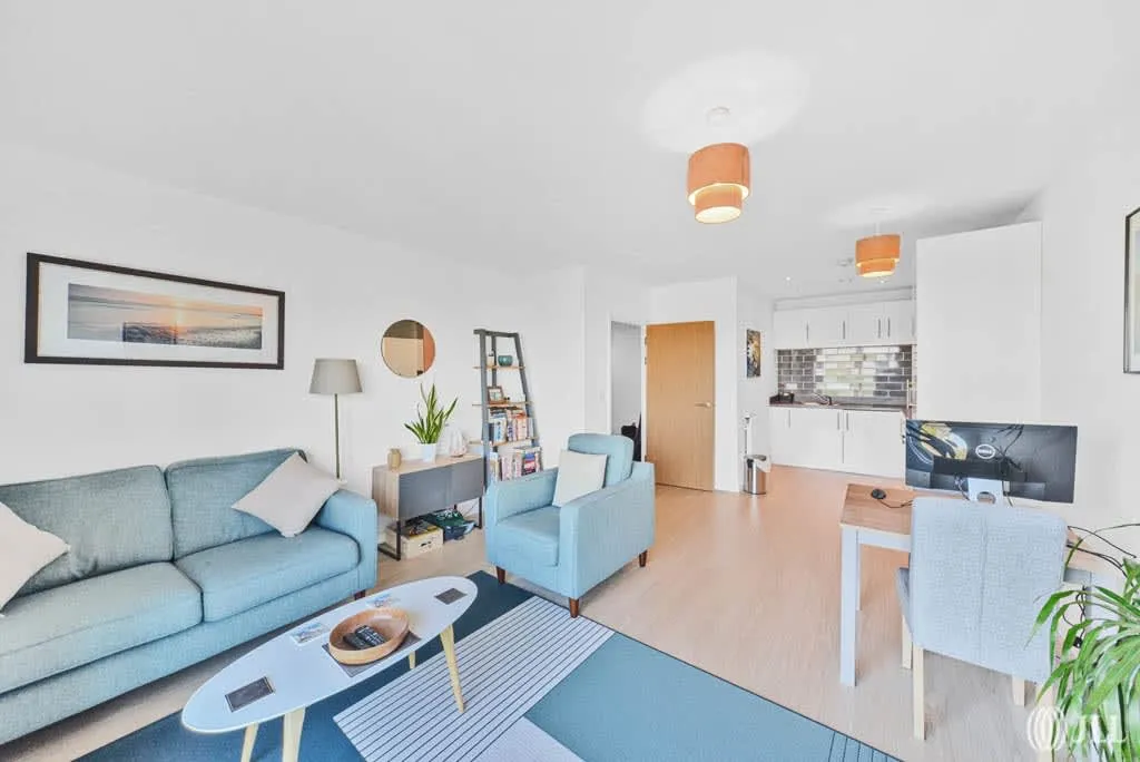 1 bed flat for sale, High Street, London, E15