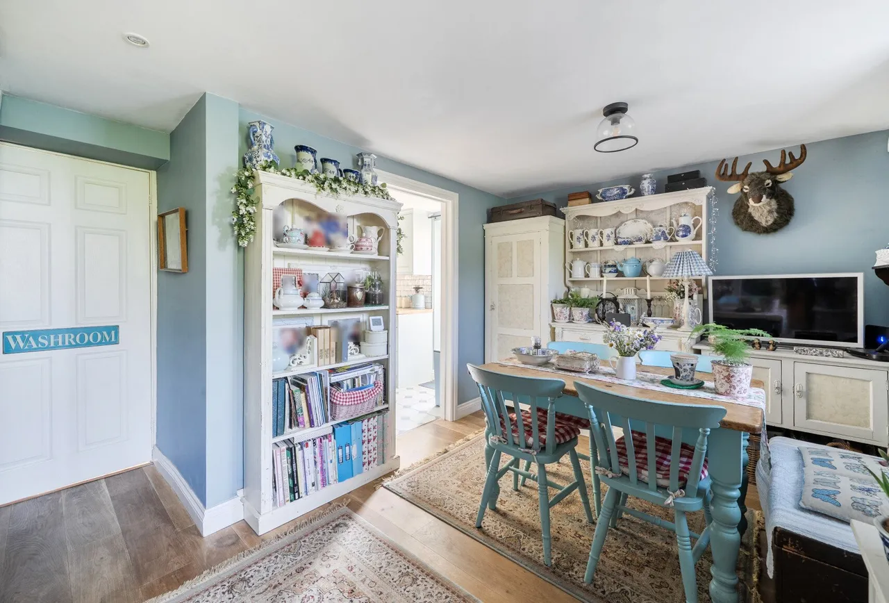 Middle Hill, Gloucestershire, Chalford Hill, GL6 8BD, photo 5