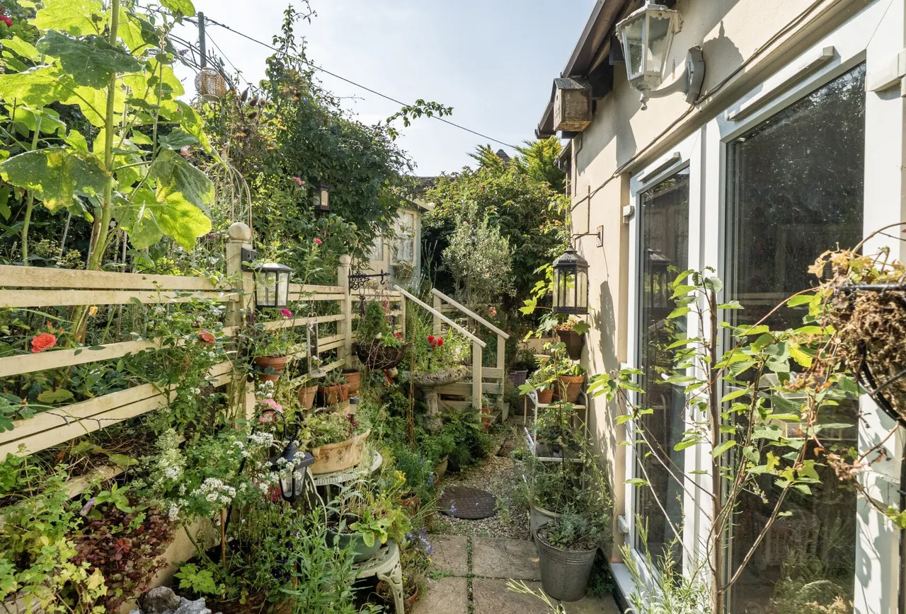 Middle Hill, Gloucestershire, Chalford Hill, GL6 8BD, photo 18