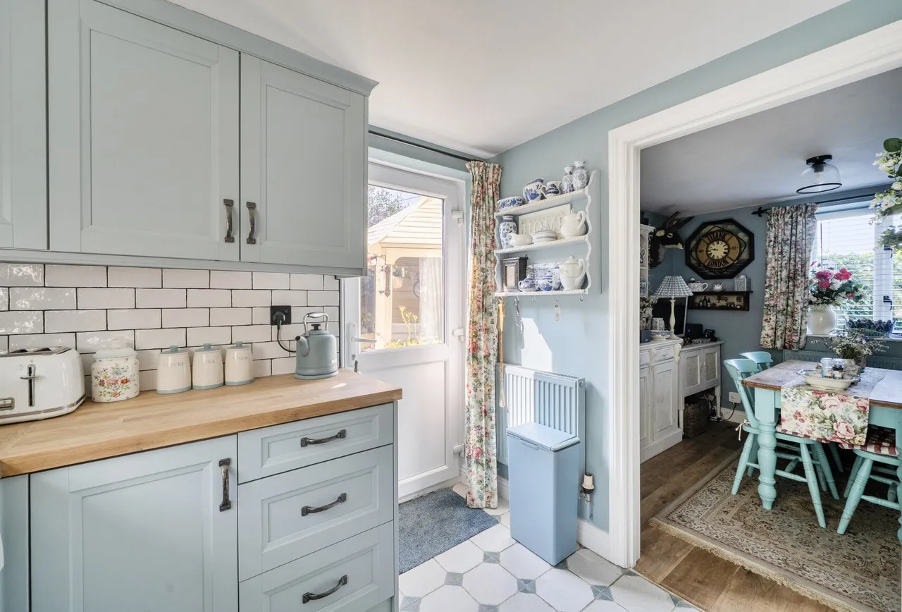 Middle Hill, Gloucestershire, Chalford Hill, GL6 8BD, photo 6