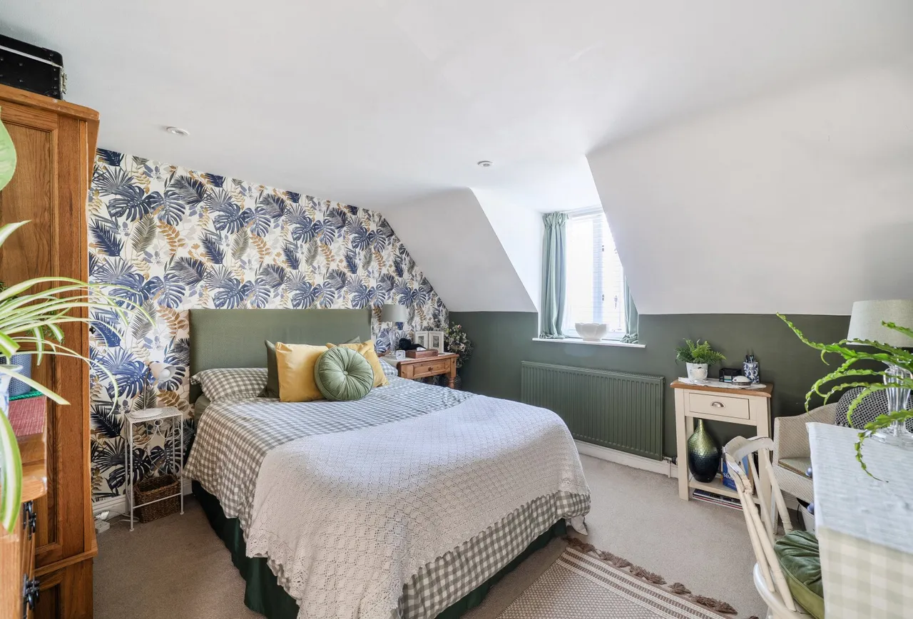 Middle Hill, Gloucestershire, Chalford Hill, GL6 8BD, photo 11