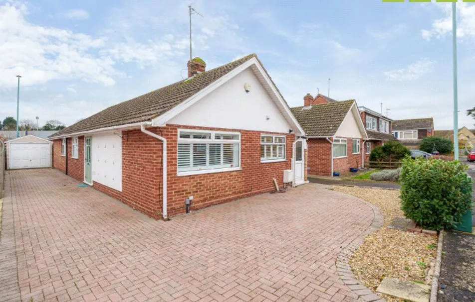 Sedgley Road, Gloucestershire, Bishops Cleeve, GL52 8DD, photo 2