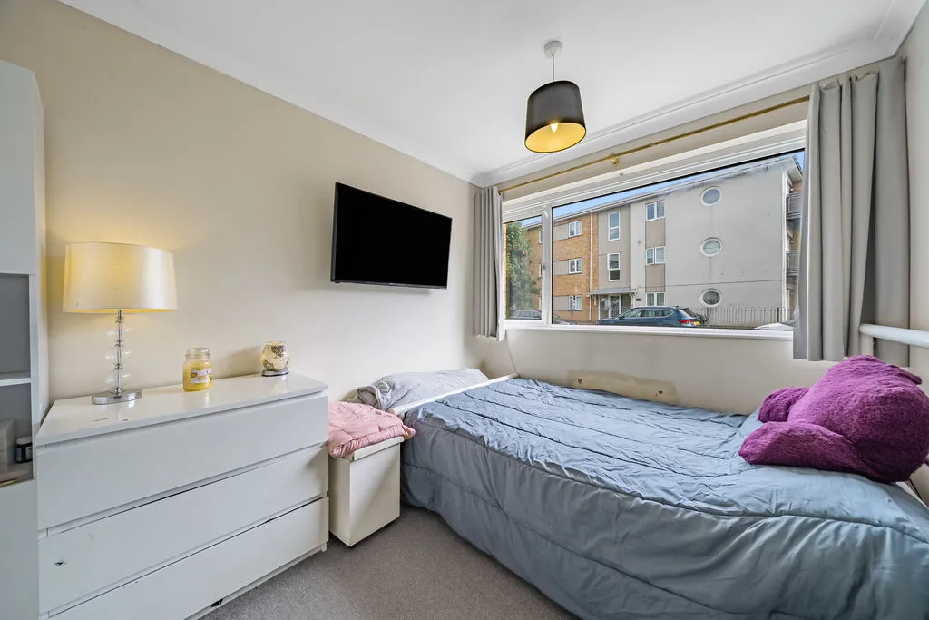 Hazelbank Court, Chertsey KT16 8PE, photo 8