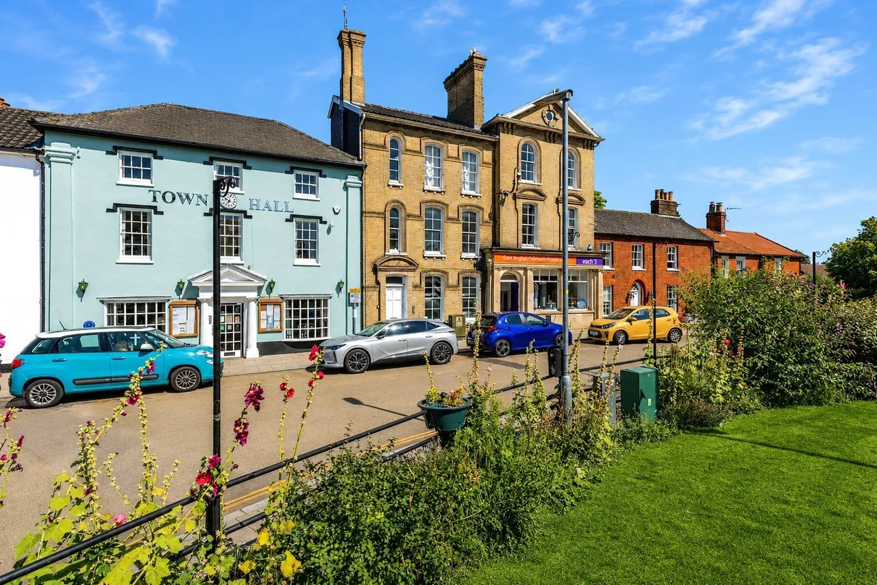 2 bed flat for sale — Queens Square, Attleborough, Norfolk, NR17