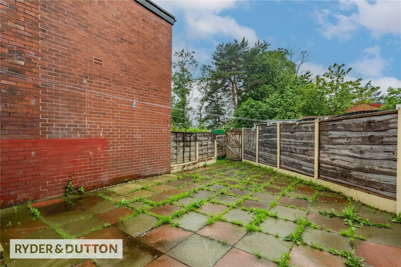 Rochdale Road, Middleton, M24, photo 2