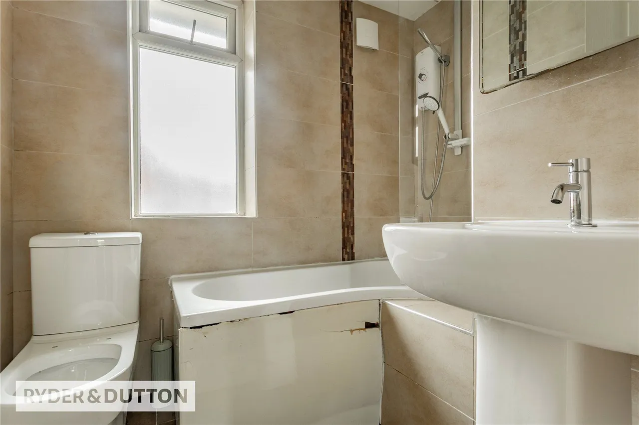 Rochdale Road, Middleton, M24, photo 14