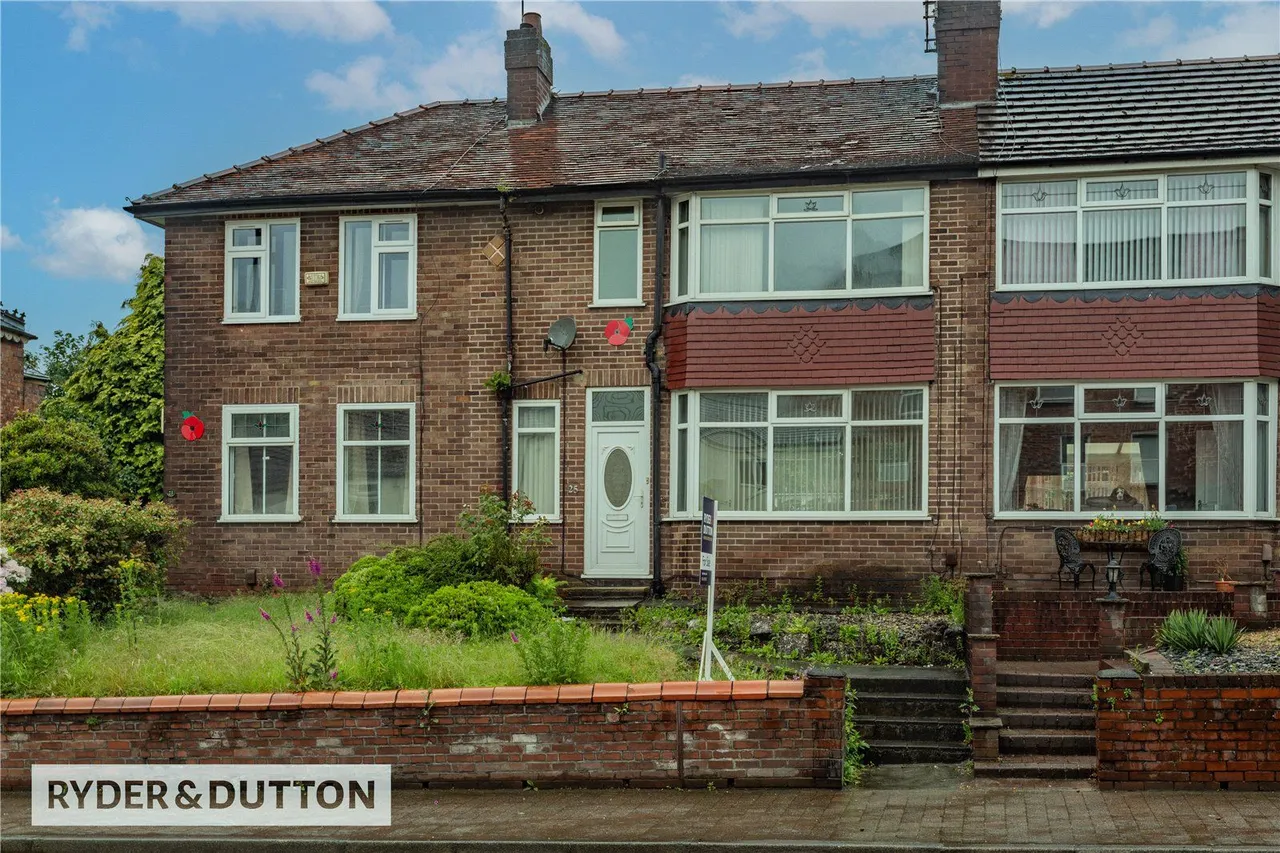 3 bed house for sale, Rochdale Road, Middleton, M24