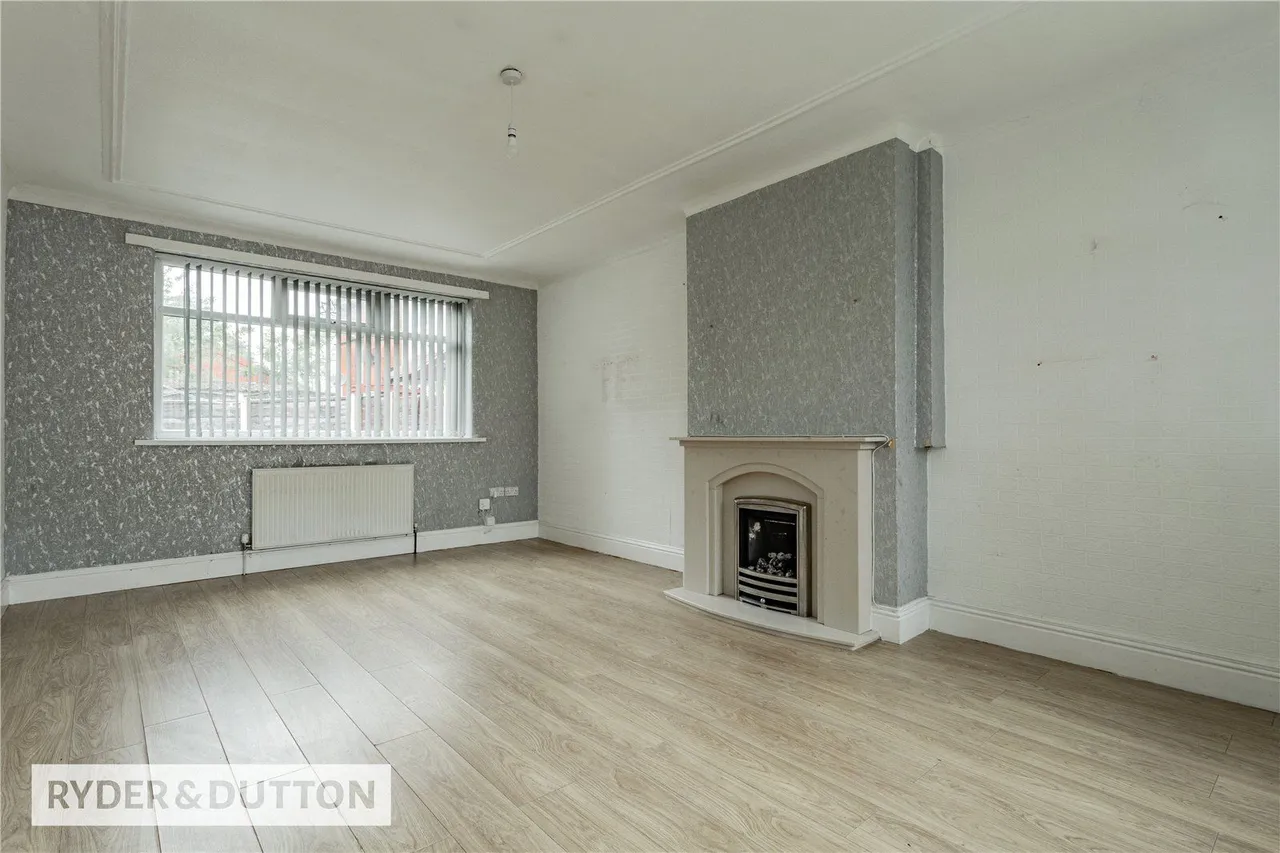 Rochdale Road, Middleton, M24, photo 4
