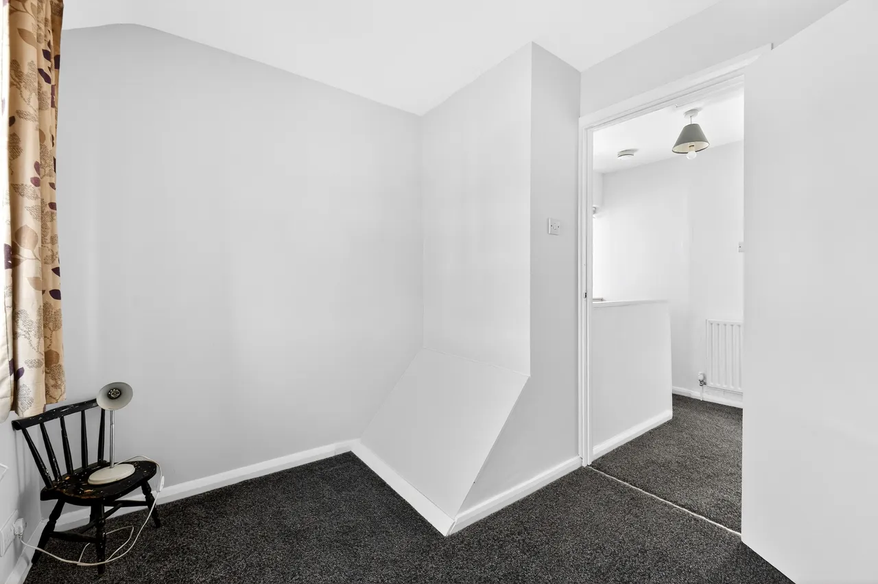 Montford Road, Sunbury-On-Thames, TW16, photo 2