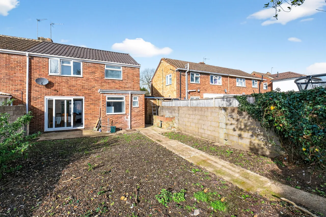 Montford Road, Sunbury-On-Thames, TW16, photo 16