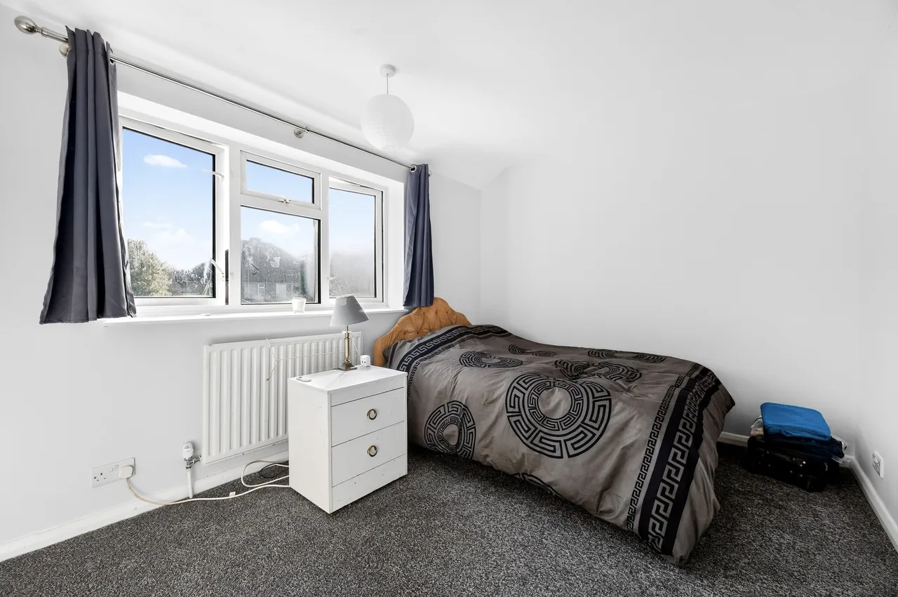 Montford Road, Sunbury-On-Thames, TW16, photo 12