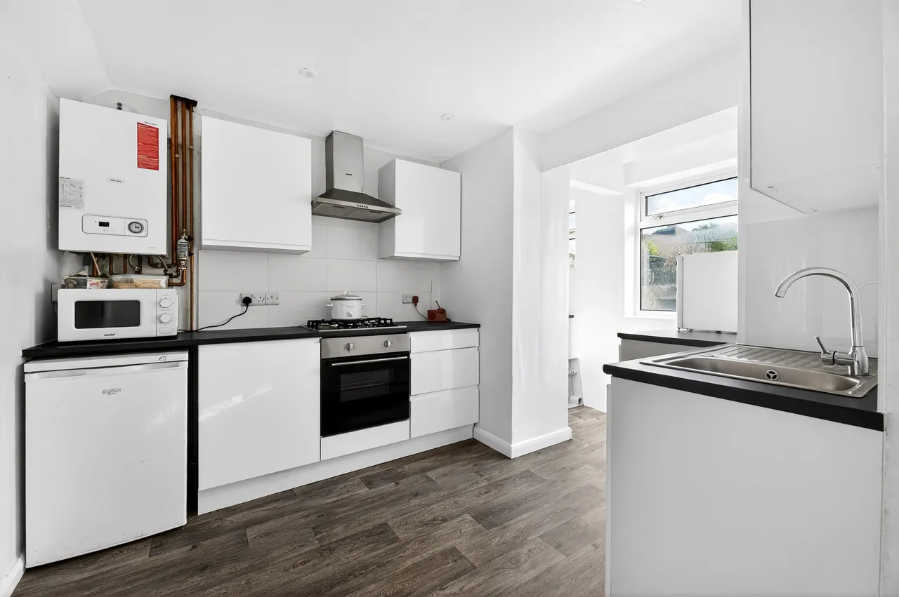 Montford Road, Sunbury-On-Thames, TW16, photo 5