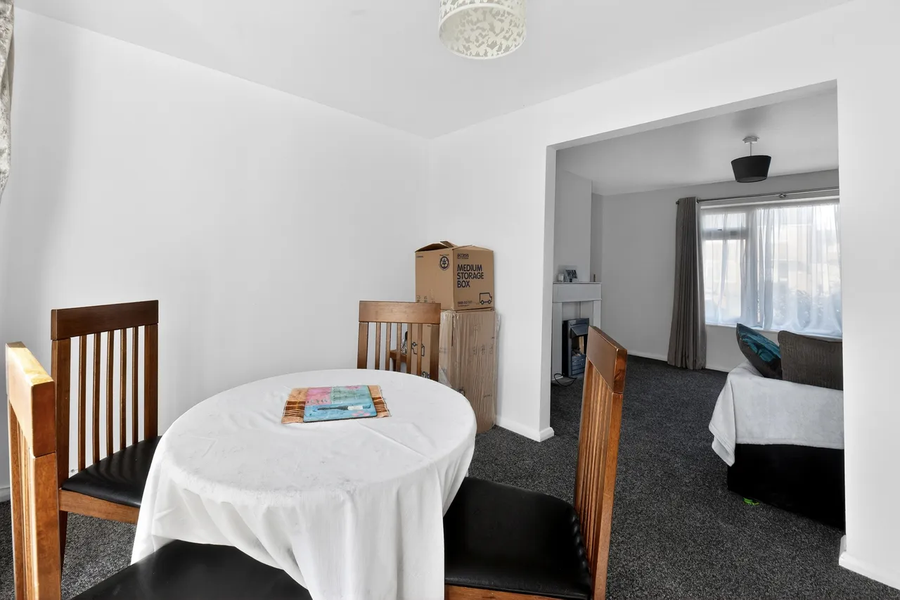 Montford Road, Sunbury-On-Thames, TW16, photo 7