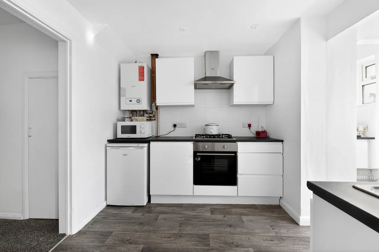 Montford Road, Sunbury-On-Thames, TW16, photo 4