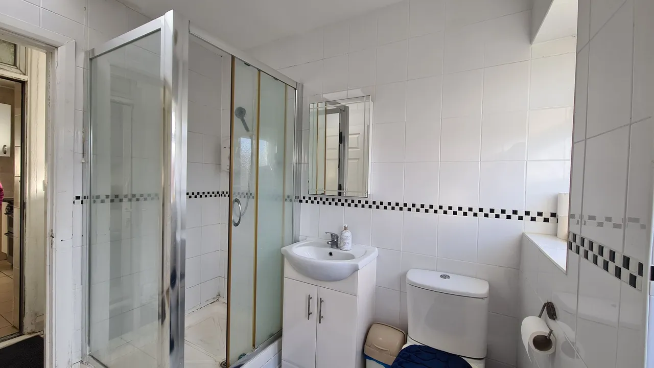 Heston Road, Hounslow, photo 7