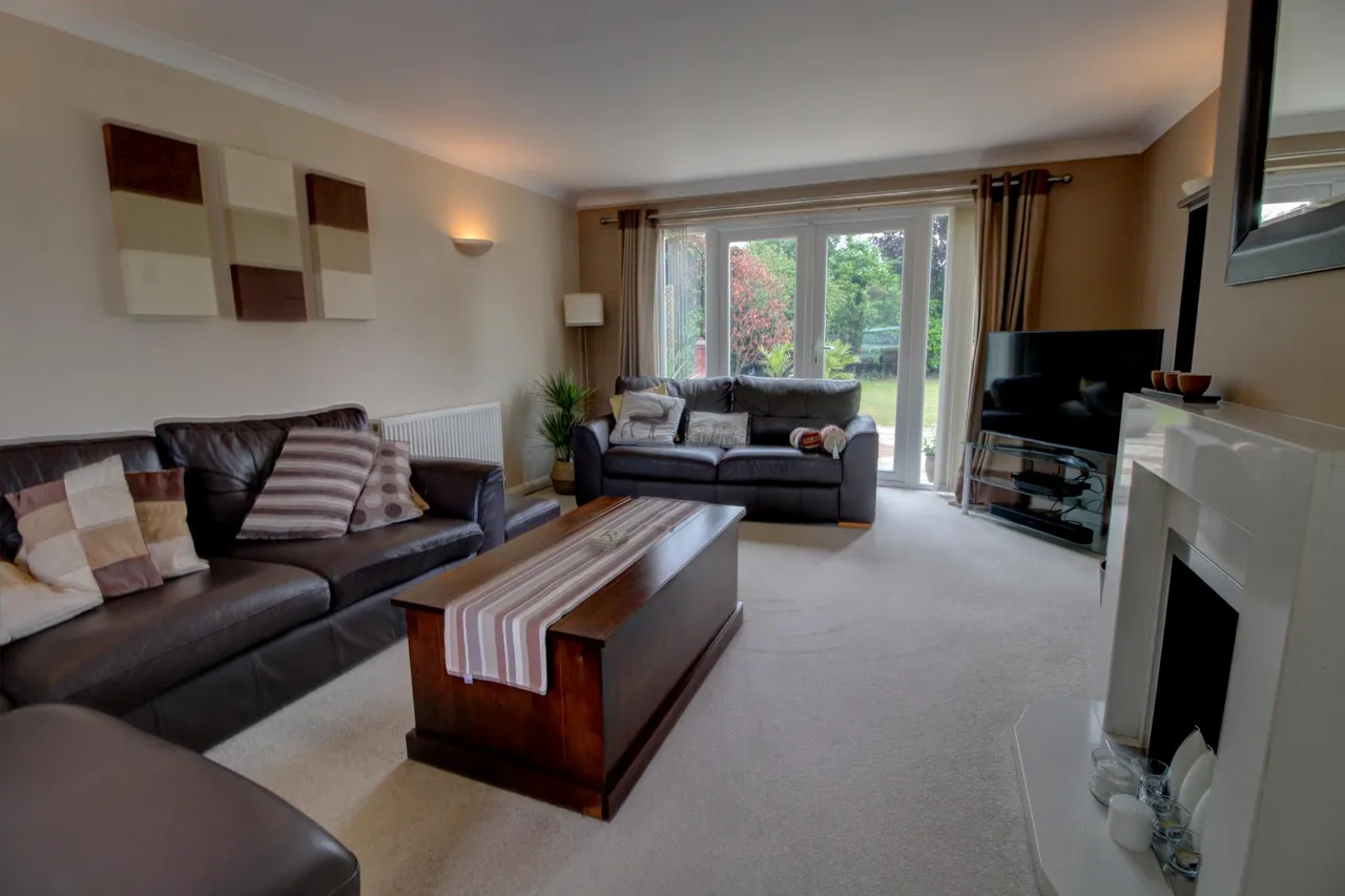 Lipscomb Close, Hermitage, RG18, photo 2