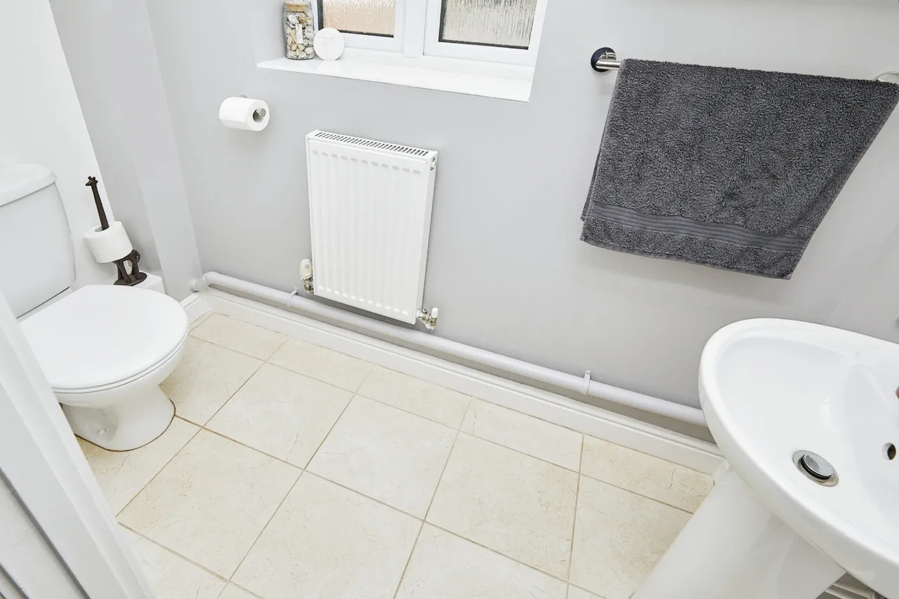 Chatsworth Crescent, Allestree, DE22, photo 12