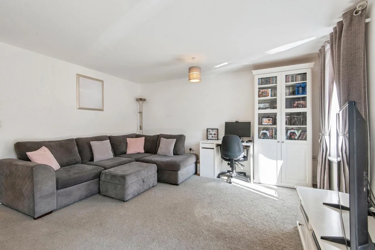 Darwin Drive, Biggleswade, Bedfordshire, SG18, photo 3