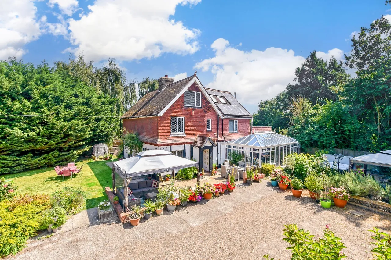 5 bed house for sale, Sandwich Road, Eastry, CT13