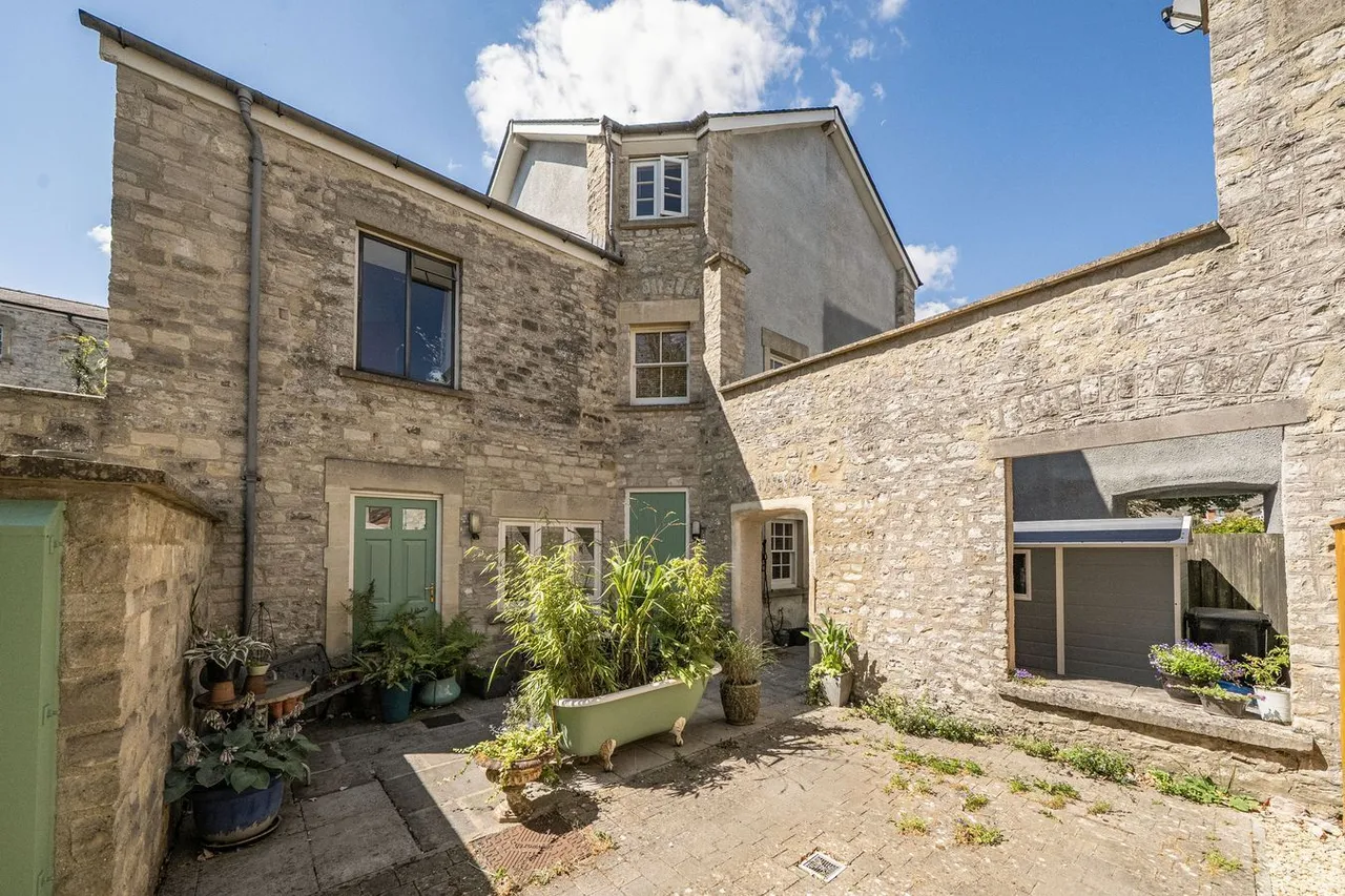 3 bed house for sale, West End Court, Shepton Mallet, BA4