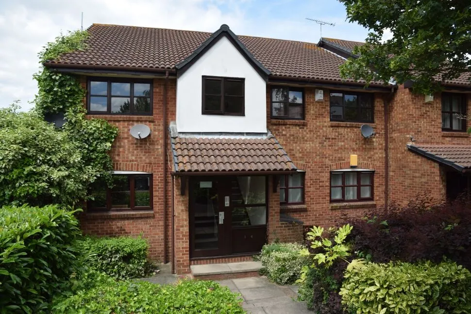 2 bed flat to rent — Griffin Walk, Greenhithe, Kent, DA9